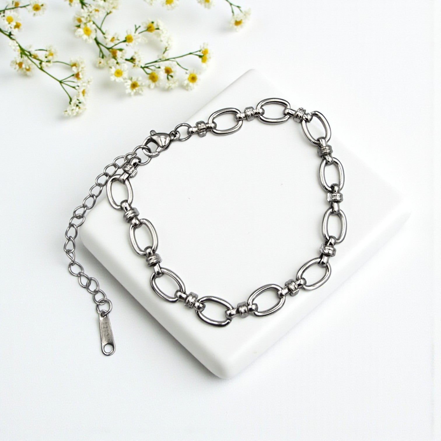 Figure 8 Chain Bracelet