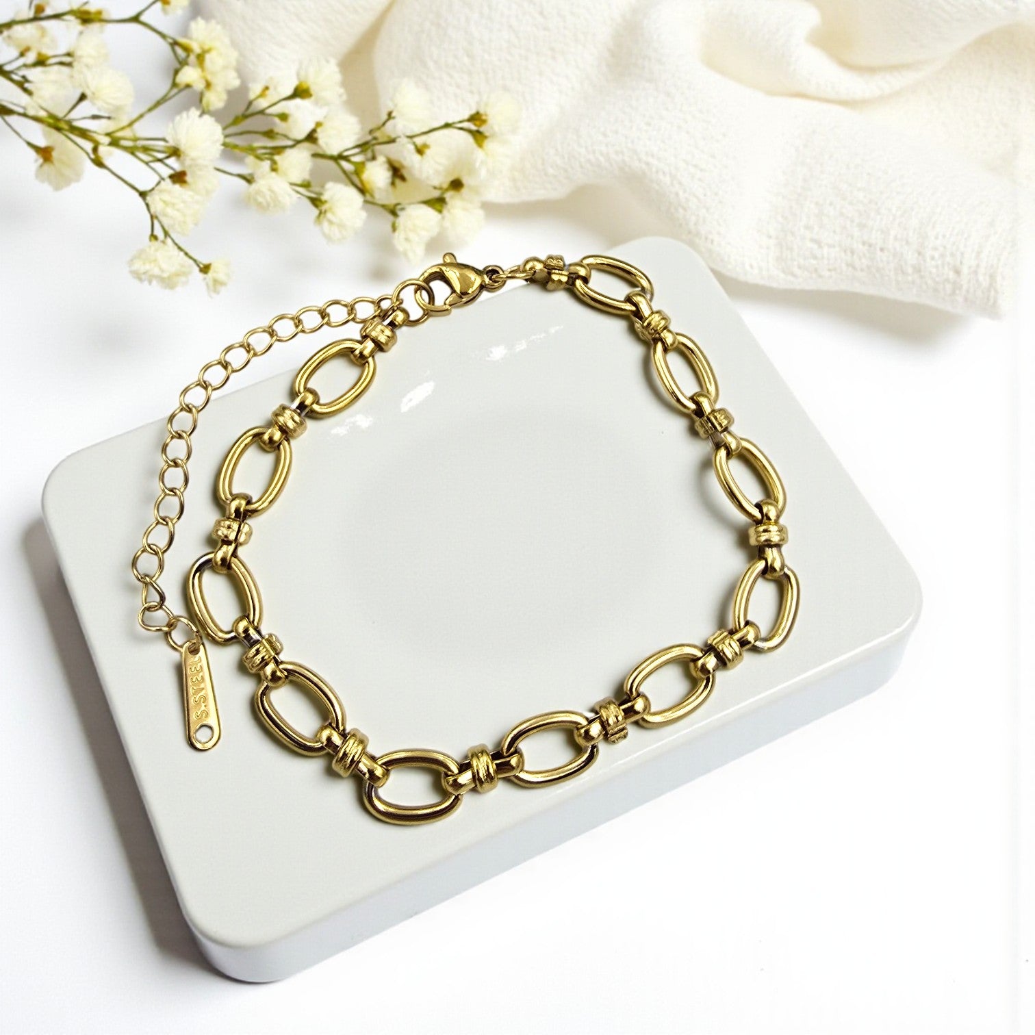 Figure 8 Chain Bracelet