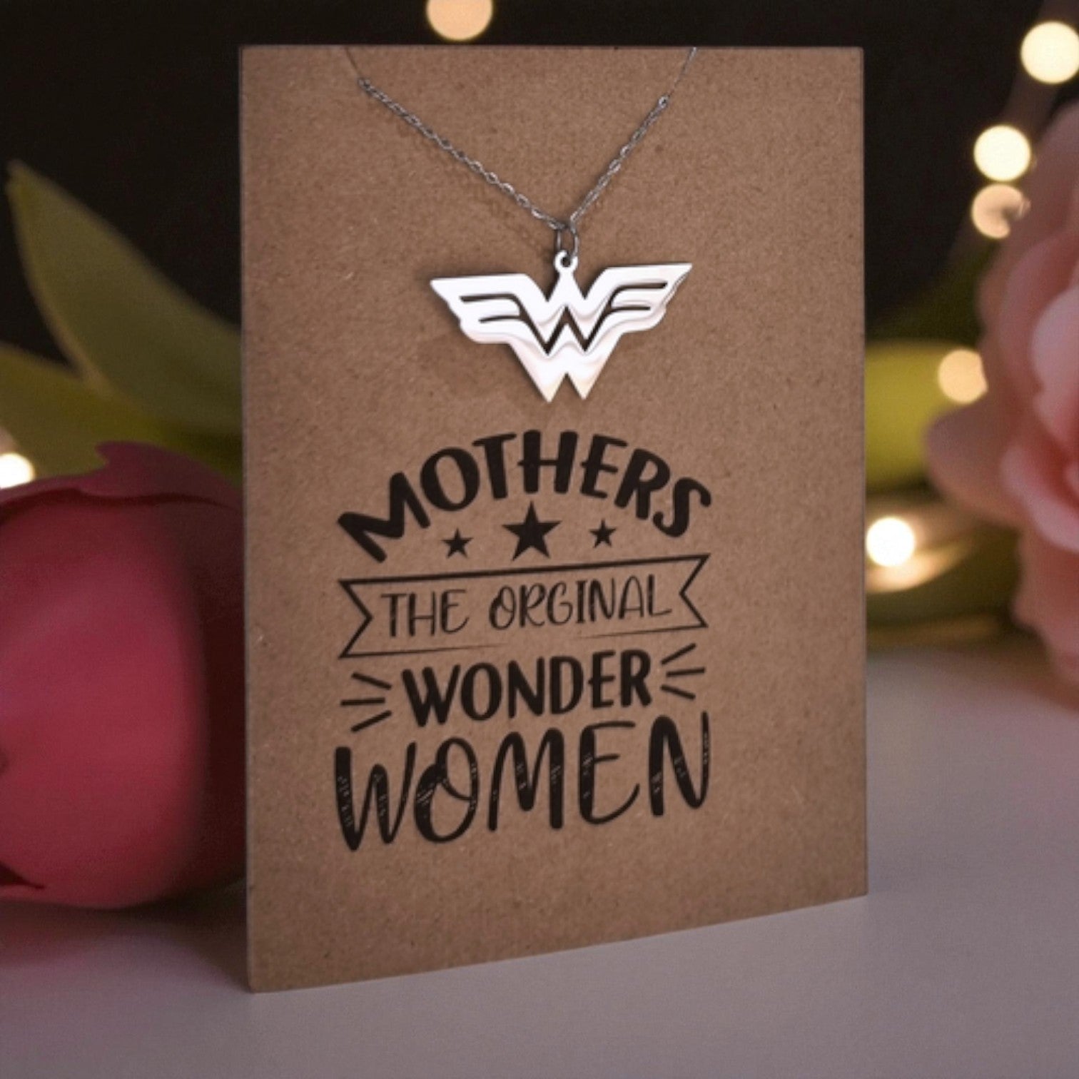 Wonder Woman Pendant and Chain - Card 568