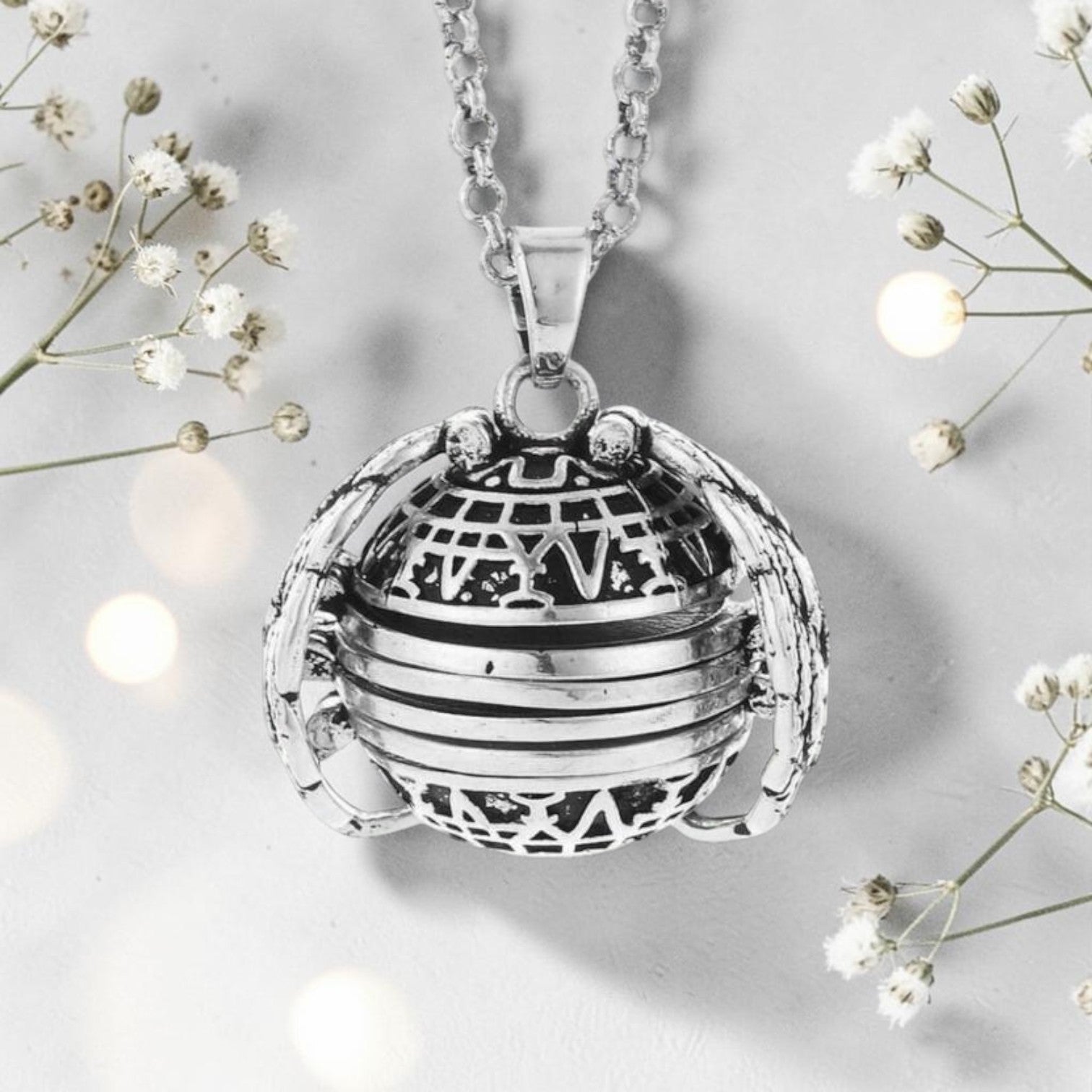 Photo Pendant (includes chain, photos not included)